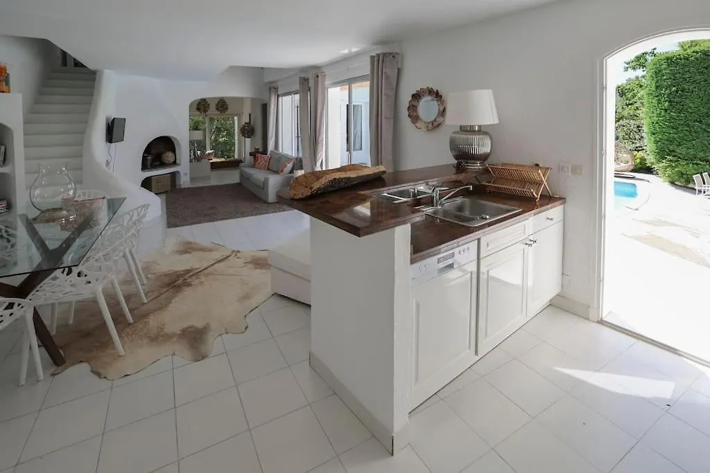 Maison De Charme Au Coeur Du Golfe De Saint-Tropez Gassin 0*,  France